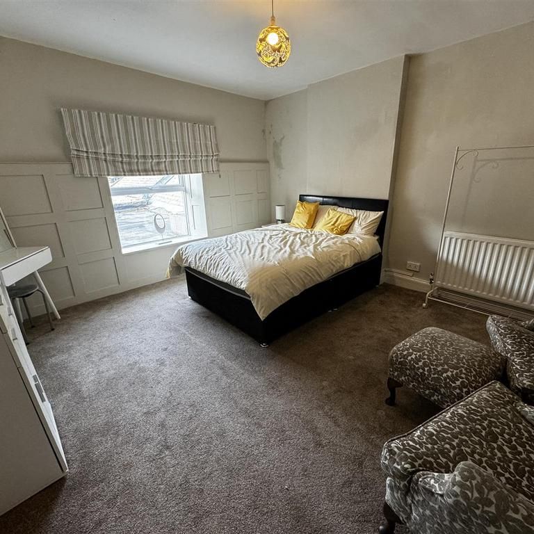 3 bedroom apartment to rent - Photo 1