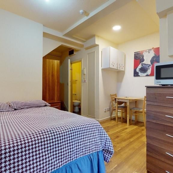 Studio to rent - Photo 1