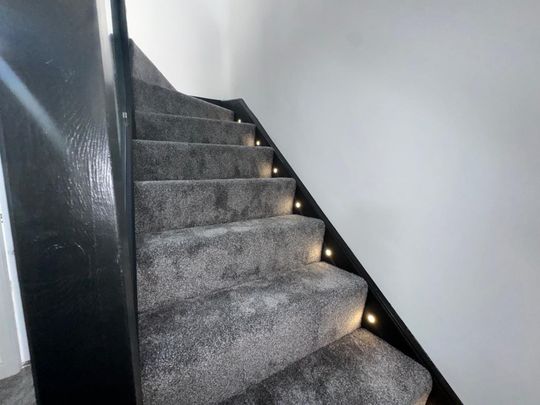 33a Sandy Lane, Wolverhampton, West Midlands, WV6 9EB - Photo 1