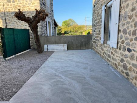 Location appartement 4 pièces 74.35 m² à Aubenas (07200) - Photo 2