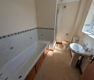 3 bedroom detached house to rent - Photo 6