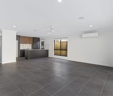 BRAND NEW 4 BEDROOM HOUSE WITH LARGE BACKYARD - Photo 2