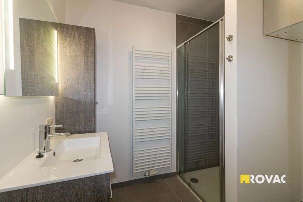 Vernieuwd en instapklaar appartement op 1e verdieping - Photo 1