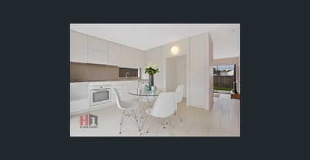 MODERN TOWNHOUSE READY TO LEASE! - Photo 3