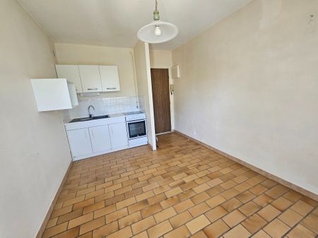 Location Appartement 2 pièces 2m² ROMANS SUR ISERE 26100 - Photo 2