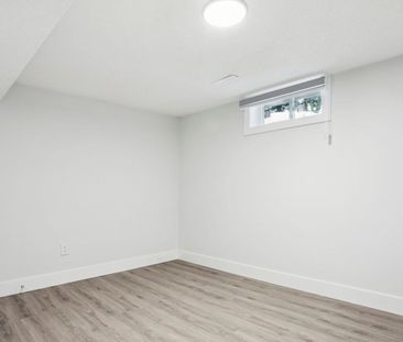 For Lease - 396 Hudson Drive, London East, Ontario - Photo 2