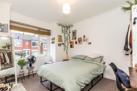 3 bedroom flat to rent - Photo 4