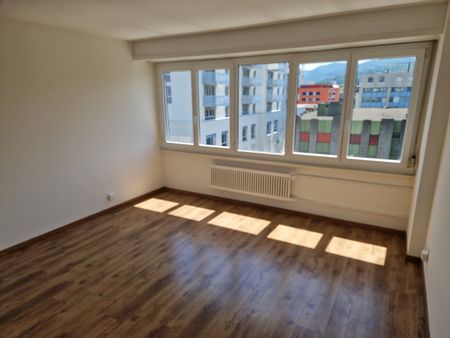 3.0 room apartment in the city center of Delémont - Photo 3