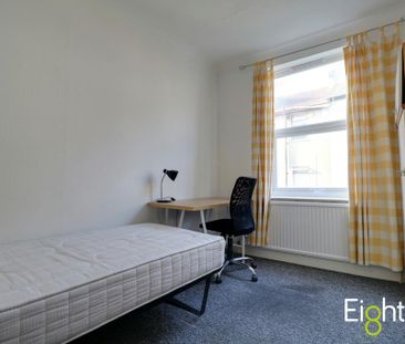 4 bedroom terraced house to rent - Photo 4