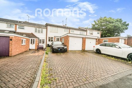 Burns Close, Woodley, Reading, RG5 - Photo 2