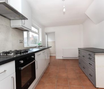 3 bedroom terraced house to rent - Photo 3