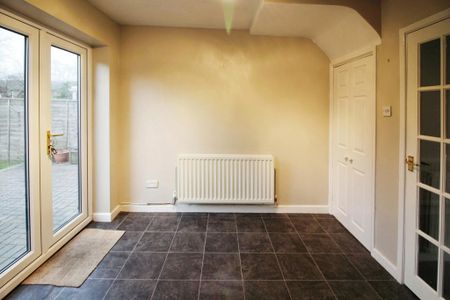 3 bedroom detached house to rent - Photo 2