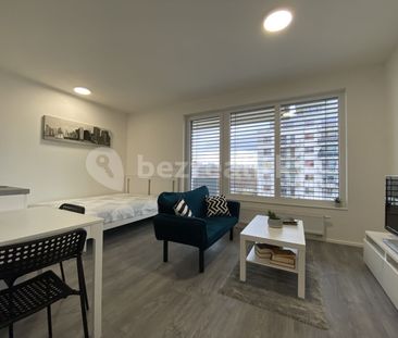 Pronájem bytu 1+kk • 28 m² bez realitkyOcelářská, Praha - Vysočany - Fotografie 2