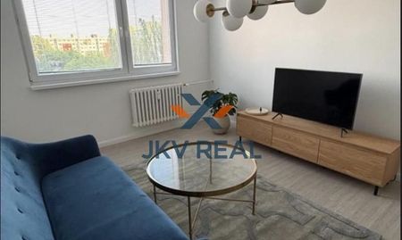 2-izbový byt po kompletnej rekonštrukcií - Fotografia 3
