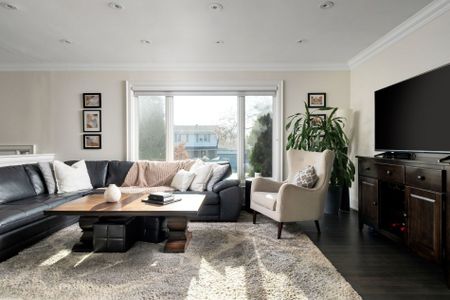 For Lease - 36 Shieldmark Crescent, Markham, Ontario - Photo 4