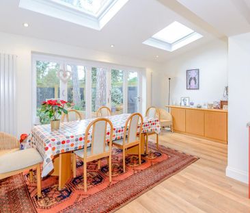 4 bedroom semi-detached house to rent - Photo 6