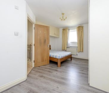 £726.92 per week (£3,150.00 per month) - Photo 4