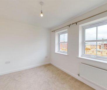3 bedroom semi-detached house to rent - Photo 6