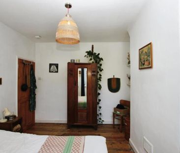 A splendid three bedroom terraced house available for rent in the h... - Photo 5