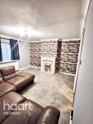 3 bedroom semi-detached house to rent - Photo 1