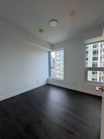 For Lease - 100 queen Street, Toronto, Ontario - Photo 2