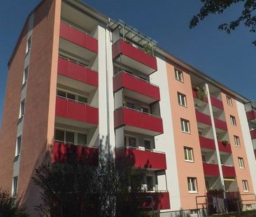 Helle 2-Zimmer-Wohnung im letzten Obergeschoss mit Loggia - Foto 6