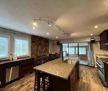 (PLH_REF#28A) ***3 Bedroom Bungalow House for Rent in Langley*** - Photo 2