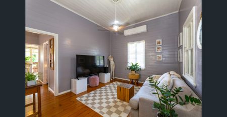 Beautifully presented Queenslander for Lease - Photo 3