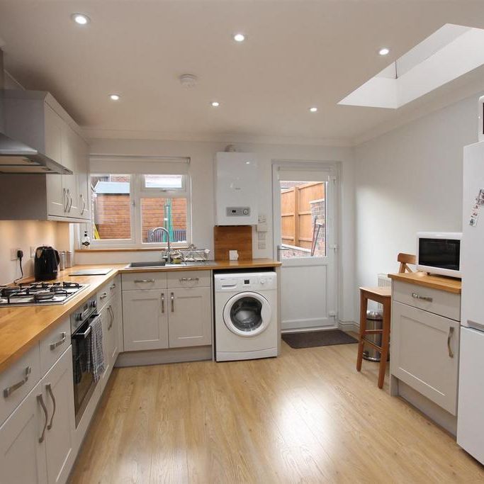2 bedroom terraced house to rent - Photo 1