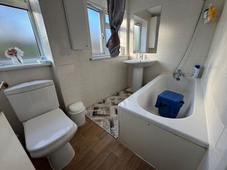 2 bedroom terraced house to rent - Photo 3