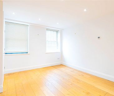 2 bed First Floor Flat for rent - Photo 1