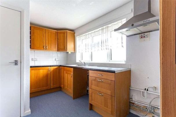 Hanover Way, Windsor, SL4 - Photo 1