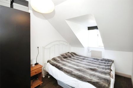 4 bedroom detached house to rent - Photo 3