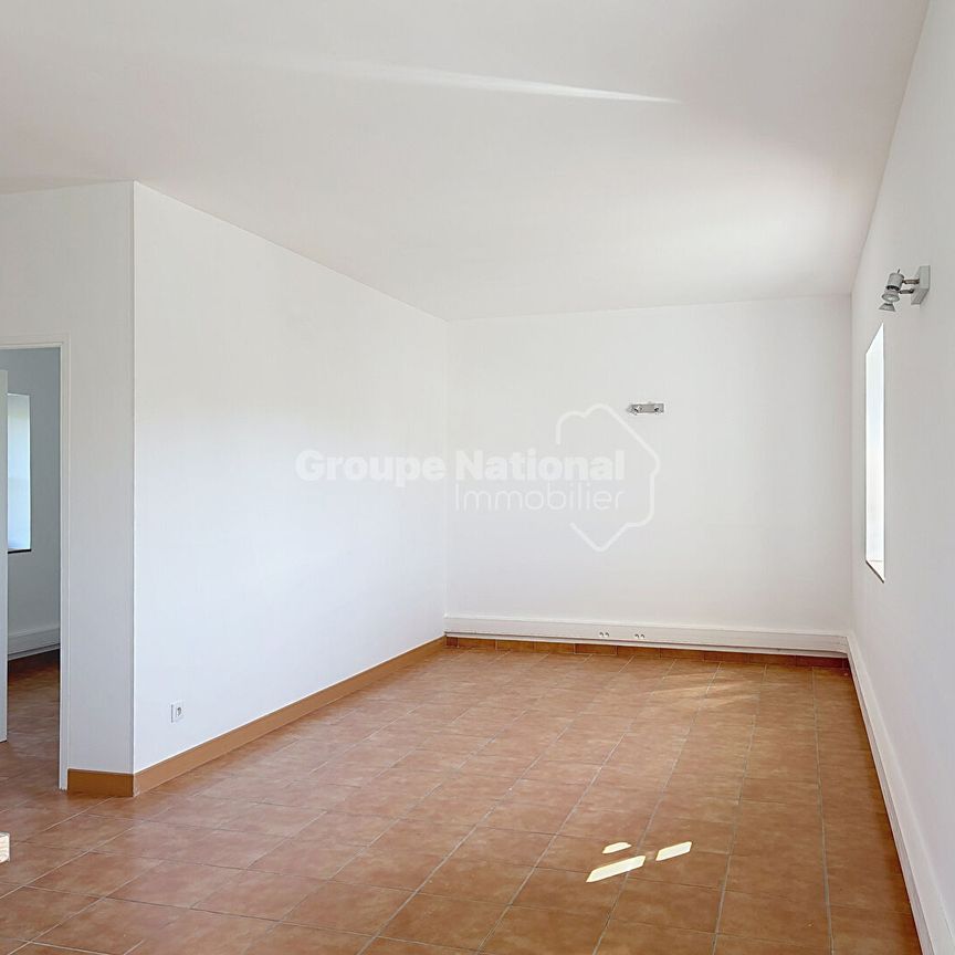 Appartement t2 en 1er étage Berre L'étang, - Photo 1