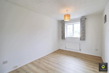 Saturn Close, Abbeymead, Gloucester - Photo 2