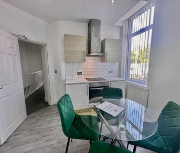 3 bedroom flat to rent - Photo 6