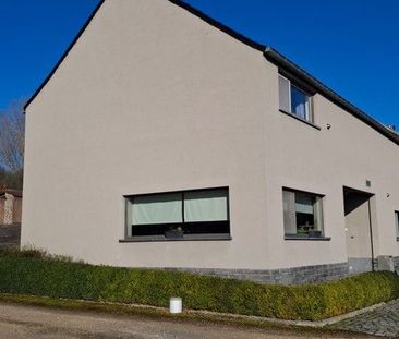 Ruime woning met 3 slaapkamers en terras - Photo 2