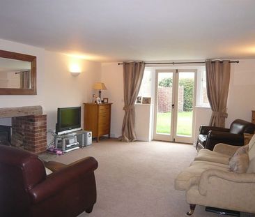 Individual and spacious detached family house, in this sought after... - Photo 1