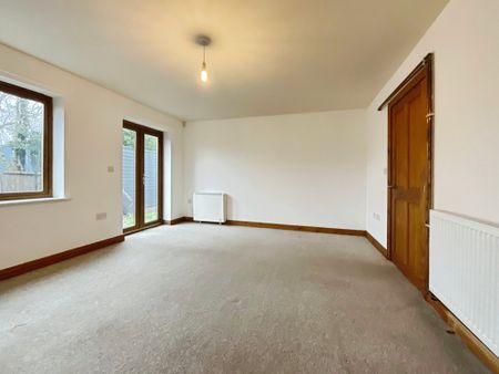 3 bedroom End Terraced House to let - Photo 5