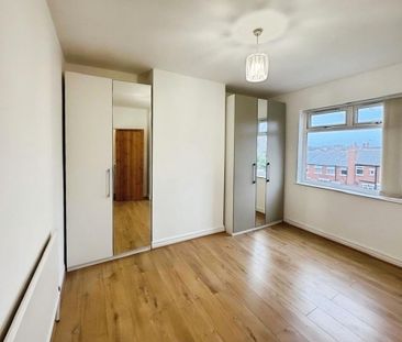 4 bedroom terraced house to rent - Photo 4