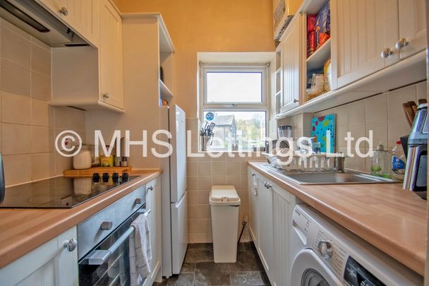 2 Bedroom End Terraced House for rent in Grosvenor Road - Photo 1