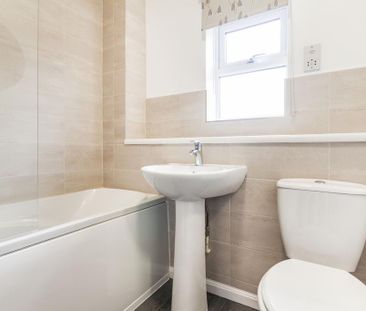2 bedroom terraced house to rent - Photo 5