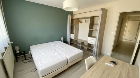 Location Appartement 4 pièces 75m² ANGERS 49000 - Photo 3