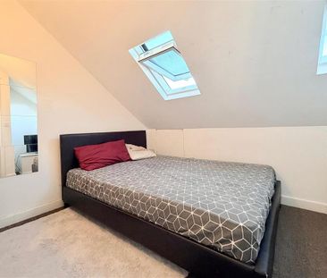 4 bedroom apartment to rent - Photo 2