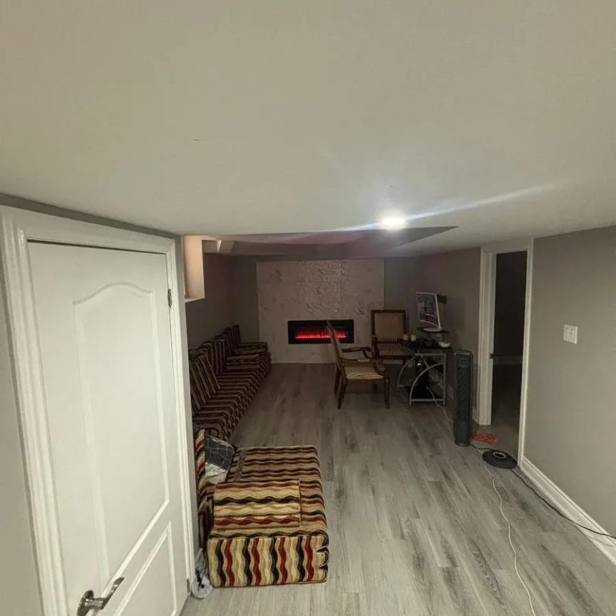 23 SLEIGHTHOLME CRESCENT - Photo 1