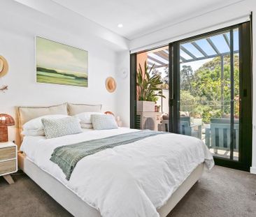 Luxurious Penthouse with Expansive Terrace Overlooking Parkland - Photo 4