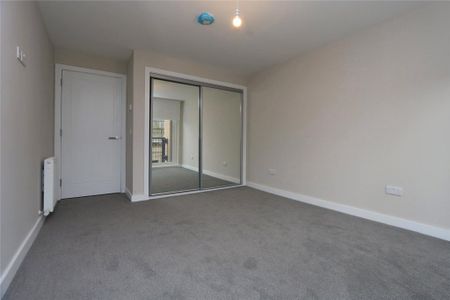 1 bedroom penthouse to rent - Photo 5