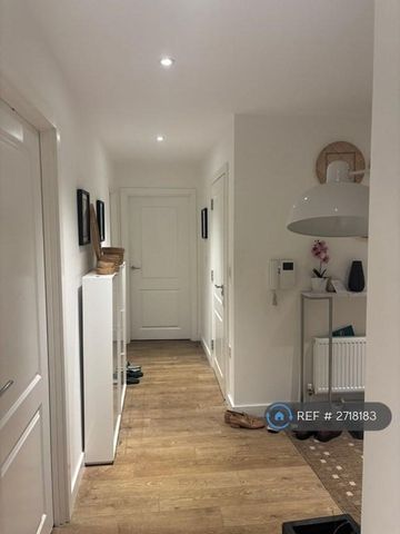 1 bedroom in a flat share to rent - Photo 5