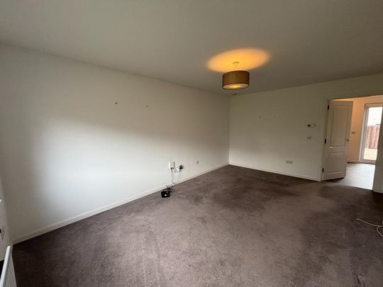 4 bedroom detached house to rent - Photo 1