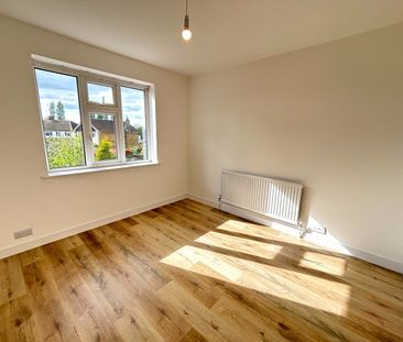 3 Bed Detached House, Longfellow Road, KT4 - Photo 3